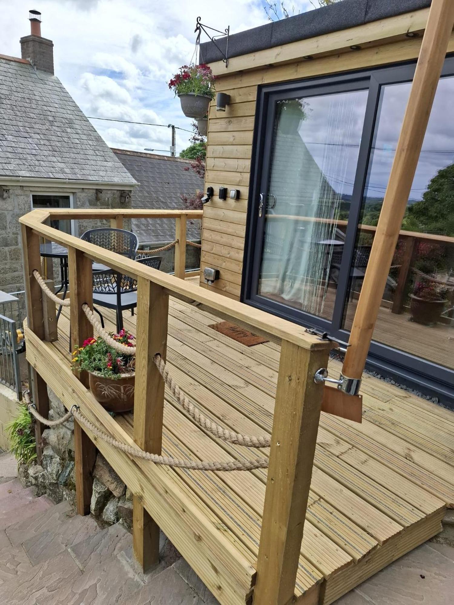 Cosy Cornish Cabin 圣奥斯特尔 外观 照片