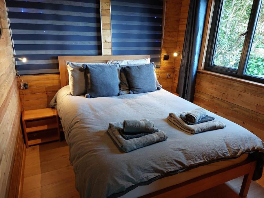 Cosy Cornish Cabin 圣奥斯特尔 外观 照片