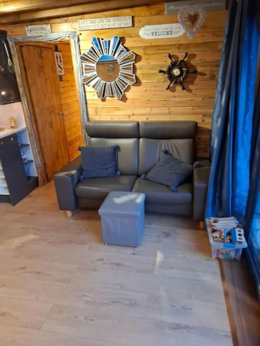 Cosy Cornish Cabin 圣奥斯特尔 外观 照片